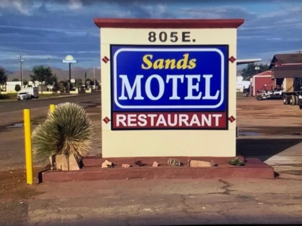 Sands Motel image 1