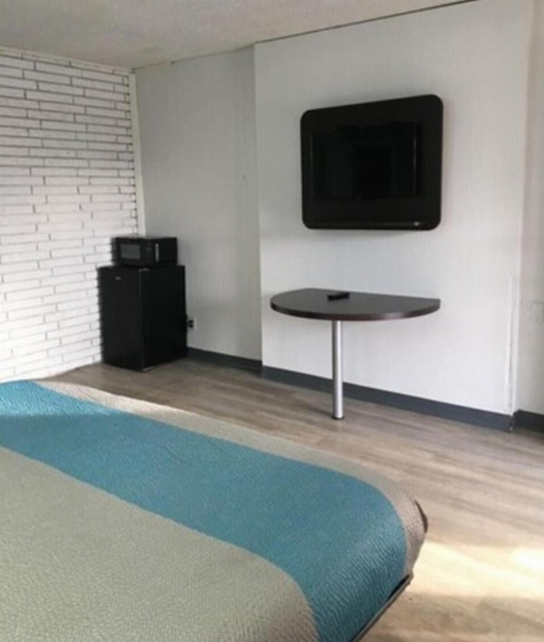 Sands Motel image 13